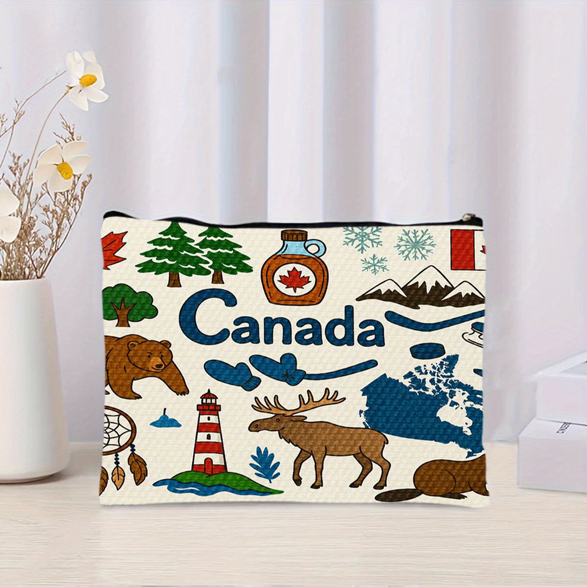Women Bags In Canada - Una borsa per cosmetici a tema