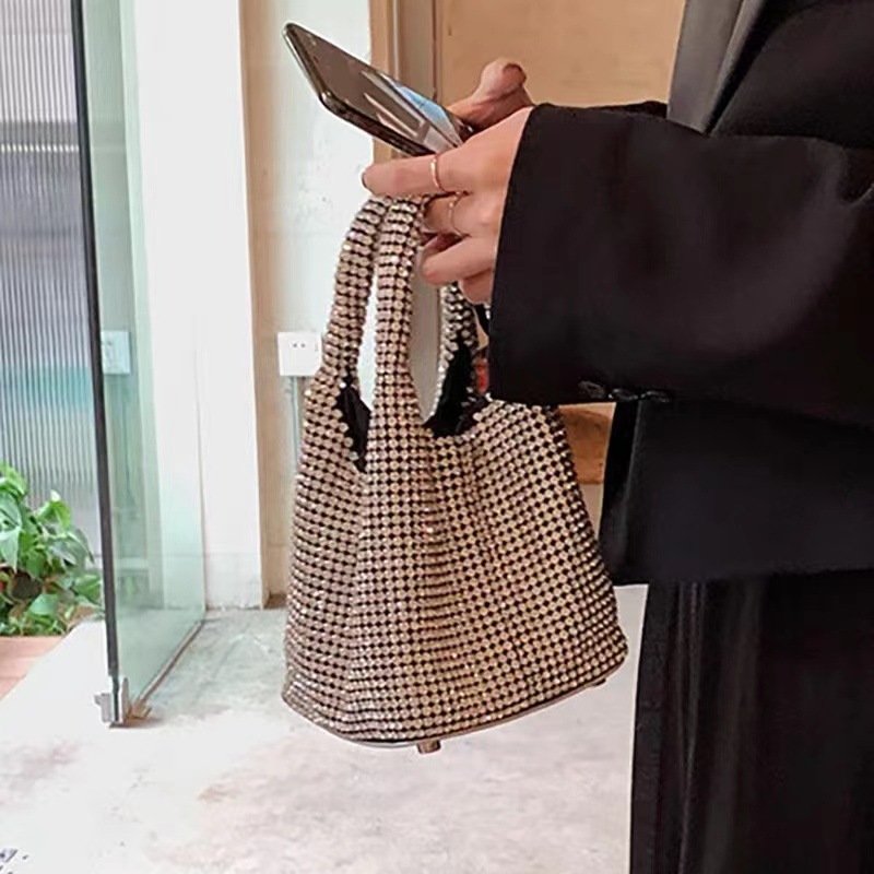 Borsa da sera a forma di secch - Women Bags Collection recensione e prezzo